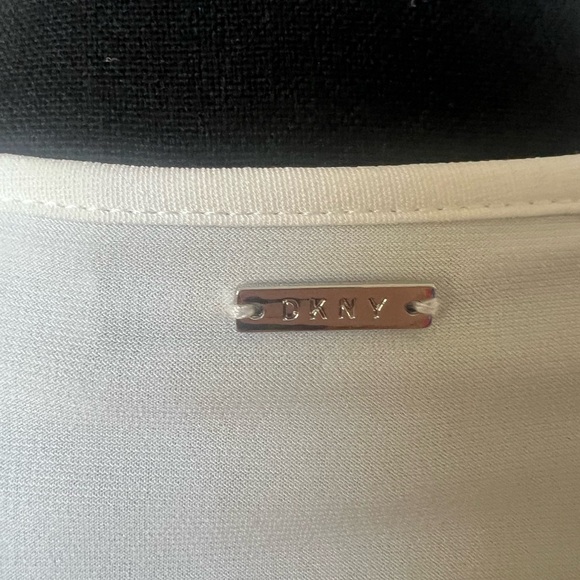 DKNY White V Neck Silver Studded Top Size XS - Picture 7 of 9